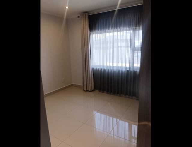 2 BEDROOM APARTMENT FOR SALE IN UMHLANGA RIDGE